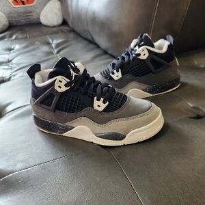 Jordan Retro 4s Size 1.5 Youth Used